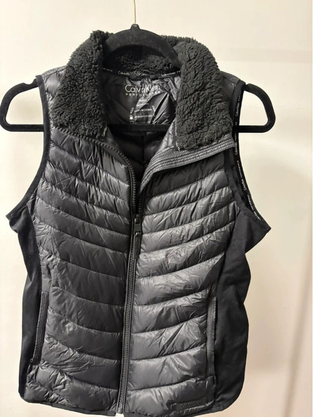 Calvin Klein Performance women's puffer vest - size small